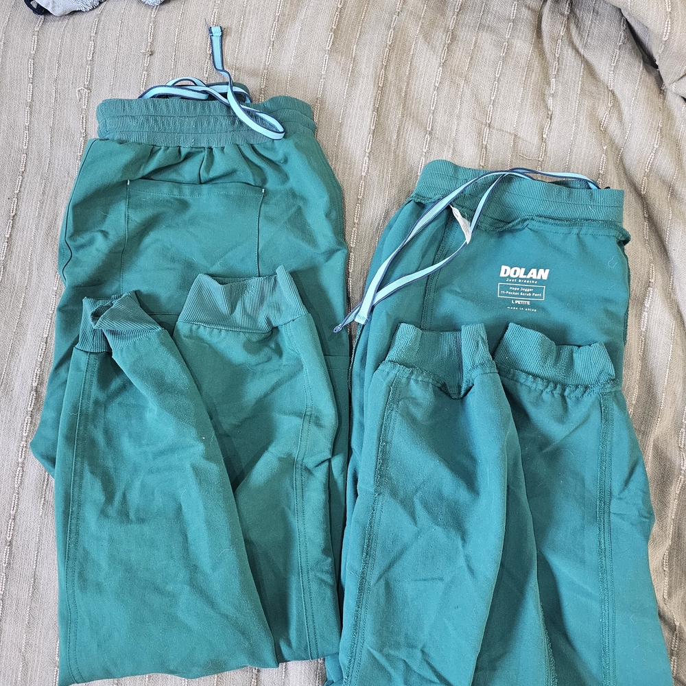 💚 Dolan Hunter Green Scrub Bundle👕🩳. 3 Tops➕️2 Jogger Pants